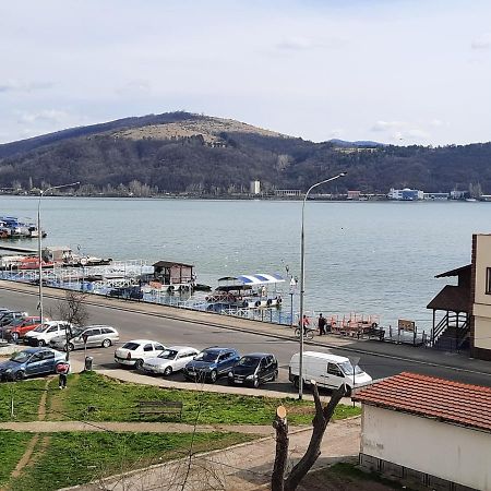 OrşovaApartament Panoramic公寓 外观 照片